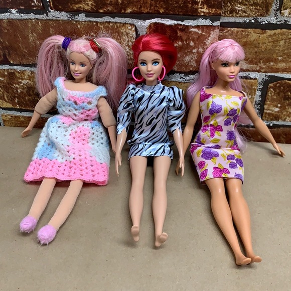 Three barbie Mattel dolls - Picture 1 of 17